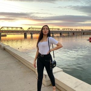 Meet your Posher, Edith